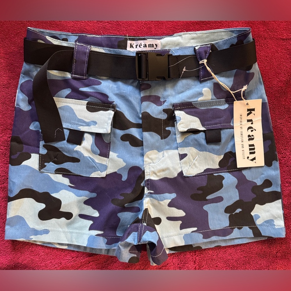 Women's Blue Camo Cargo Shorts XL (32” waist, women’s 12-14)